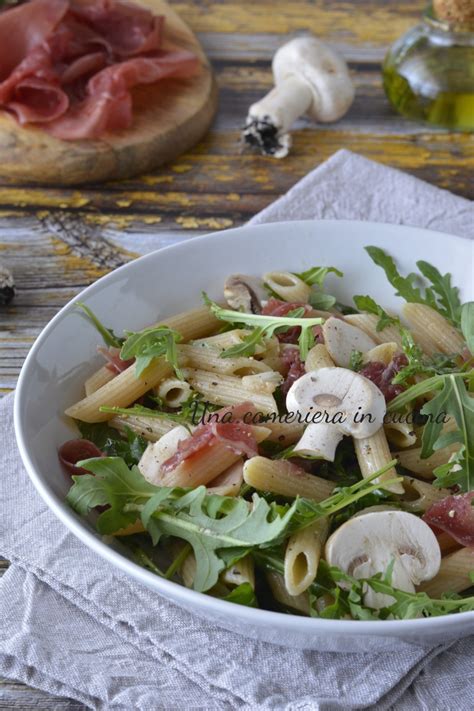 primo piatto di pasta con bresaola e verdure