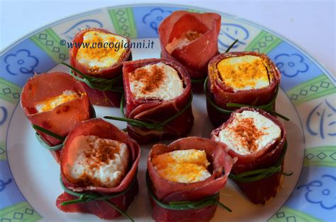 composizione di finger food con bresaola