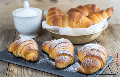 Selezione di cornetti e dolci per la colazione