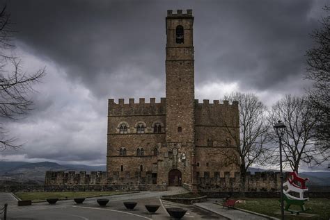 Panorama del comune di Poppi con il suo castello