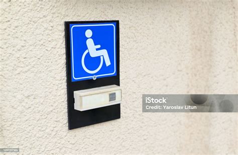 Ingresso accessibile per disabili di un ristorante