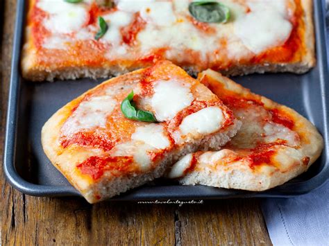 Esempi di condimenti alternativi per la pizza veloce senza glutine