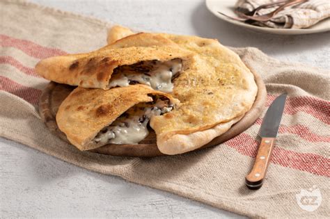 ripieno per calzone: ricotta fresca e salsiccia sbriciolata