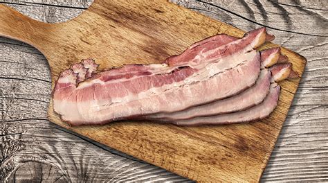 Guanciale di maiale intero con cotenna, pronto per la stagionatura