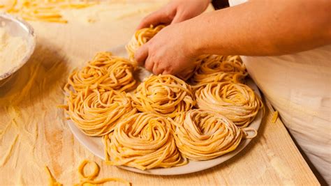 pasta fresca fatta in casa con zafferano