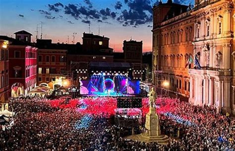 eventi e presentazioni letterarie in piazza a Modena