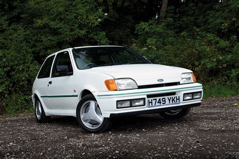 Ford Fiesta RS Turbo con dettagli sportivi