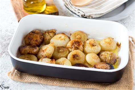 cipolline borettane fresche in un cesto