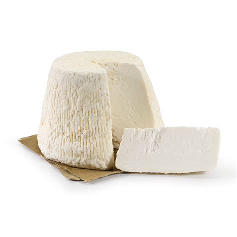 composizione di Ricotta Salata Siciliana, siero di latte e sale