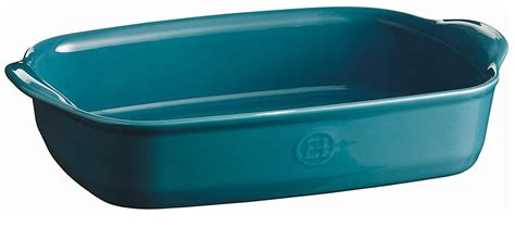 Illustrazione di una pirofila in ceramica pulita e brillante accanto a una con macchie ostinate