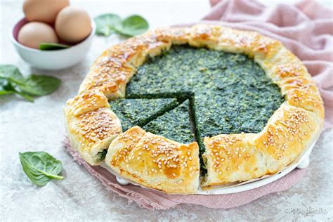 ingredienti freschi per torta salata ricotta e spinaci
