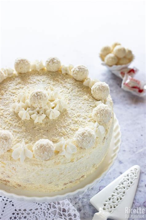 Decorazione finale della Torta Raffaello
