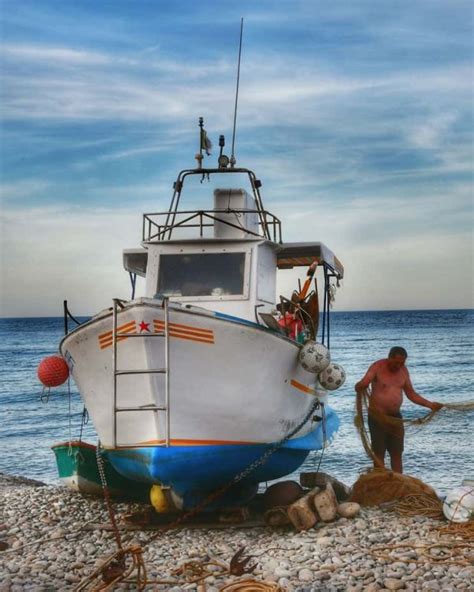 Imbarcazioni tradizionali per la pesca del tonno