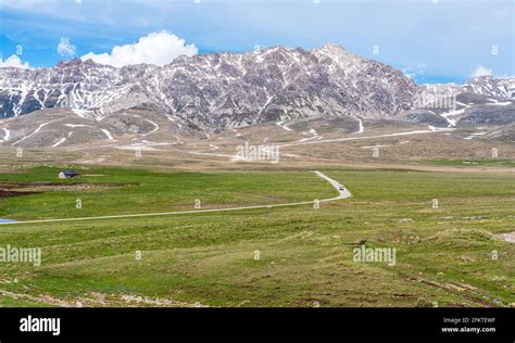 Panoramica dell'altopiano di Campo Imperatore sul Gran Sasso