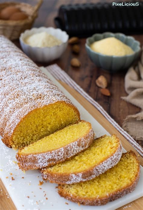 Ingredienti base per l'Amor Polenta: farina di mais, mandorle, zucchero, uova