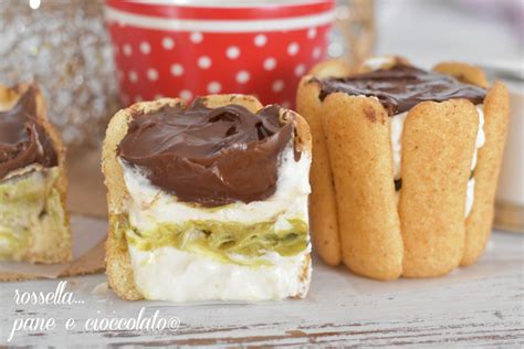 Immagine di tortine monoporzione con Pavesini, Nutella e pistacchio disposte su un vassoio