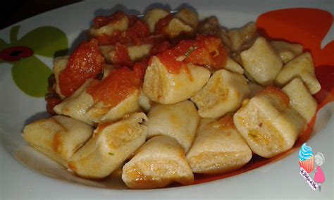 Processo di formazione delle mezze maniche ripiene