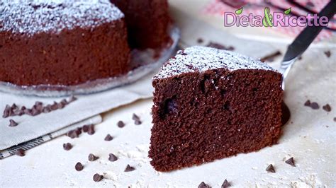 Torta Baby al Cioccolato finita, spolverizzata con cacao e zucchero a velo
