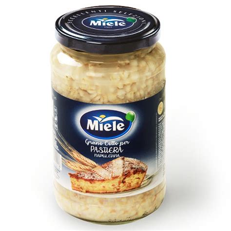 grano cotto per pastiera in pentola