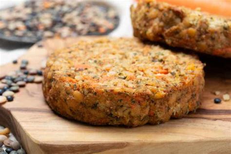 Illustrazione degli ingredienti principali per i burger di quinoa