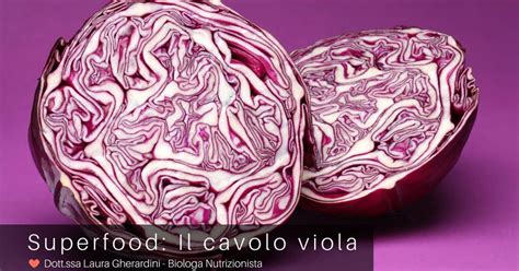 Infografica che confronta il contenuto di antiossidanti nel cavolo viola e nel cavolo verde, evidenziando la superiorità del primo.