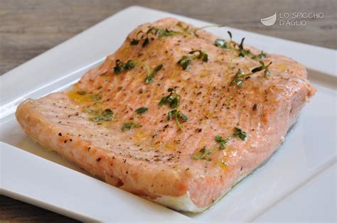 Schema che illustra le diverse parti del filetto di salmone e il processo di marinatura