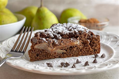 Ingredienti base per tortino al cioccolato e pere