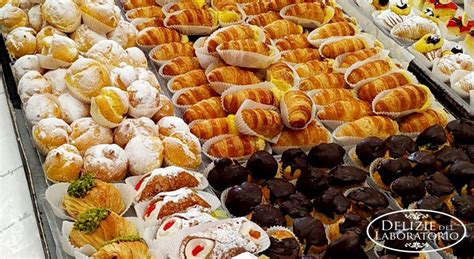 Immagine di una colazione curata con dolci artigianali