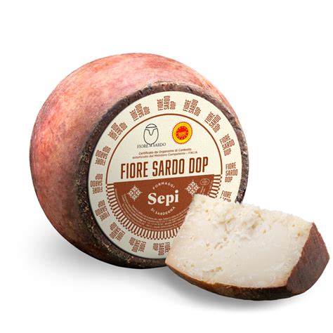 Forma di Fiore Sardo DOP con il tipico marchio inciso