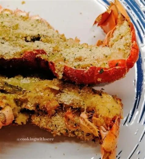 Astice gratinato al forno, con crosta dorata e croccante.