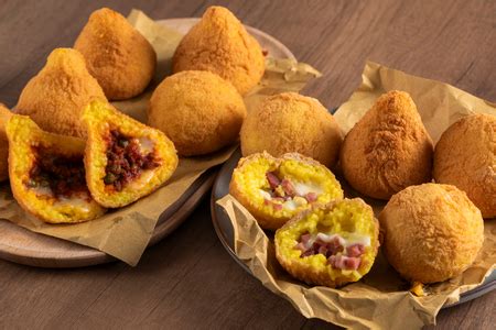 Selezione di arancini di riso con diversi ripieni