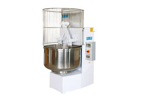 Confronto tra impasto lavorato da impastatrice a spirale e a braccia tuffanti, evidenziando l'alveolatura