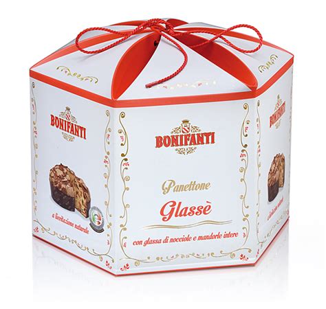 Ingredienti principali del Panettone Gran Moscato Bonifanti, con enfasi su uvetta, mandorle, nocciole e vino Moscato