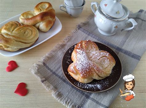 Illustrazione passo-passo della formazione dei cuori di brioche con pieghe