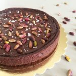 Crostata al cioccolato e zucca con pistacchi e sale di Maldon di Ernst Knam